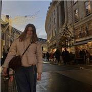 Studentessa universitaria, diplomata al liceo linguistico. Offro ripetizioni a studenti di scuola superiore, media e elementare